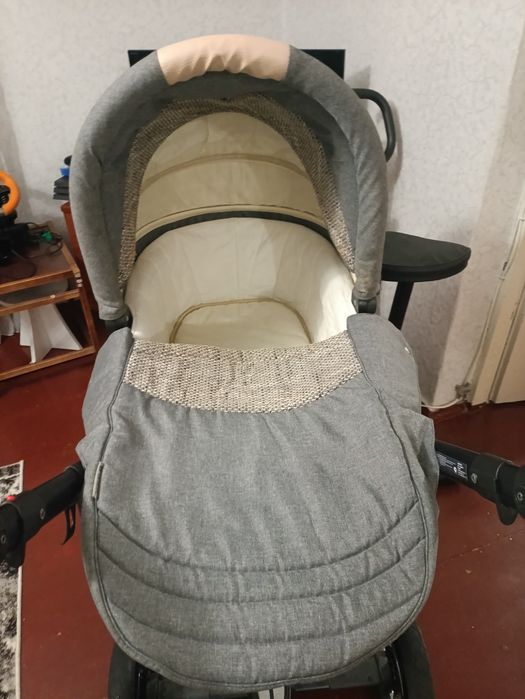 Продам коляску 2 в 1
