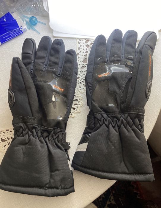 Novas - Luvas de inverno para moto Tamanhos disponíveis M, L e XL.