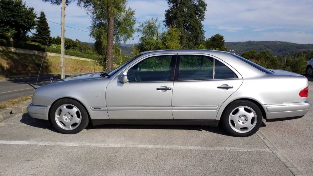 Mercedes-Benz E300 Turbodiesel (1999) - Automático