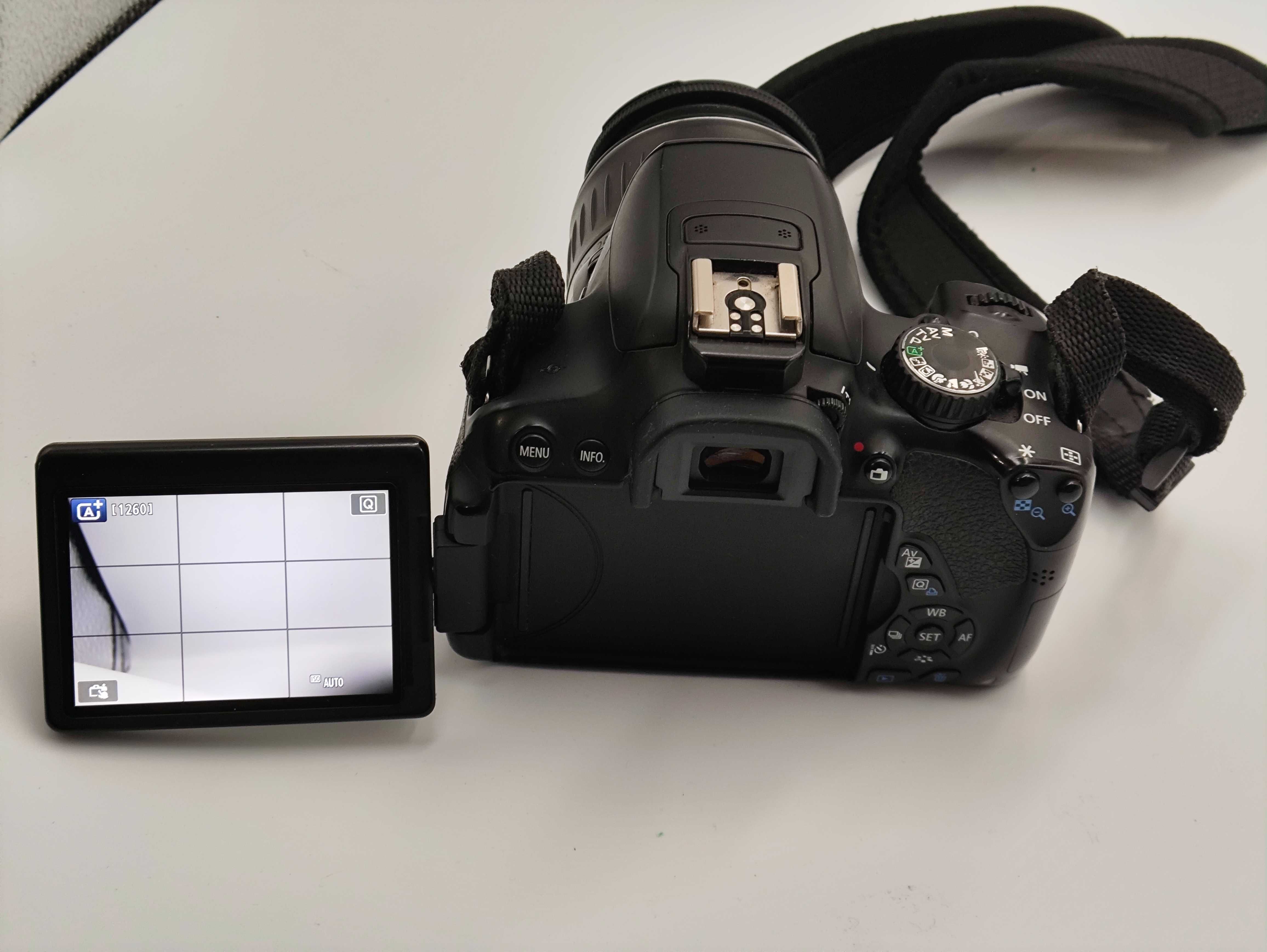 Aparat fotograficzny Canon EOS 650D korpus/obiektyw 18-135mm + 18-55mm