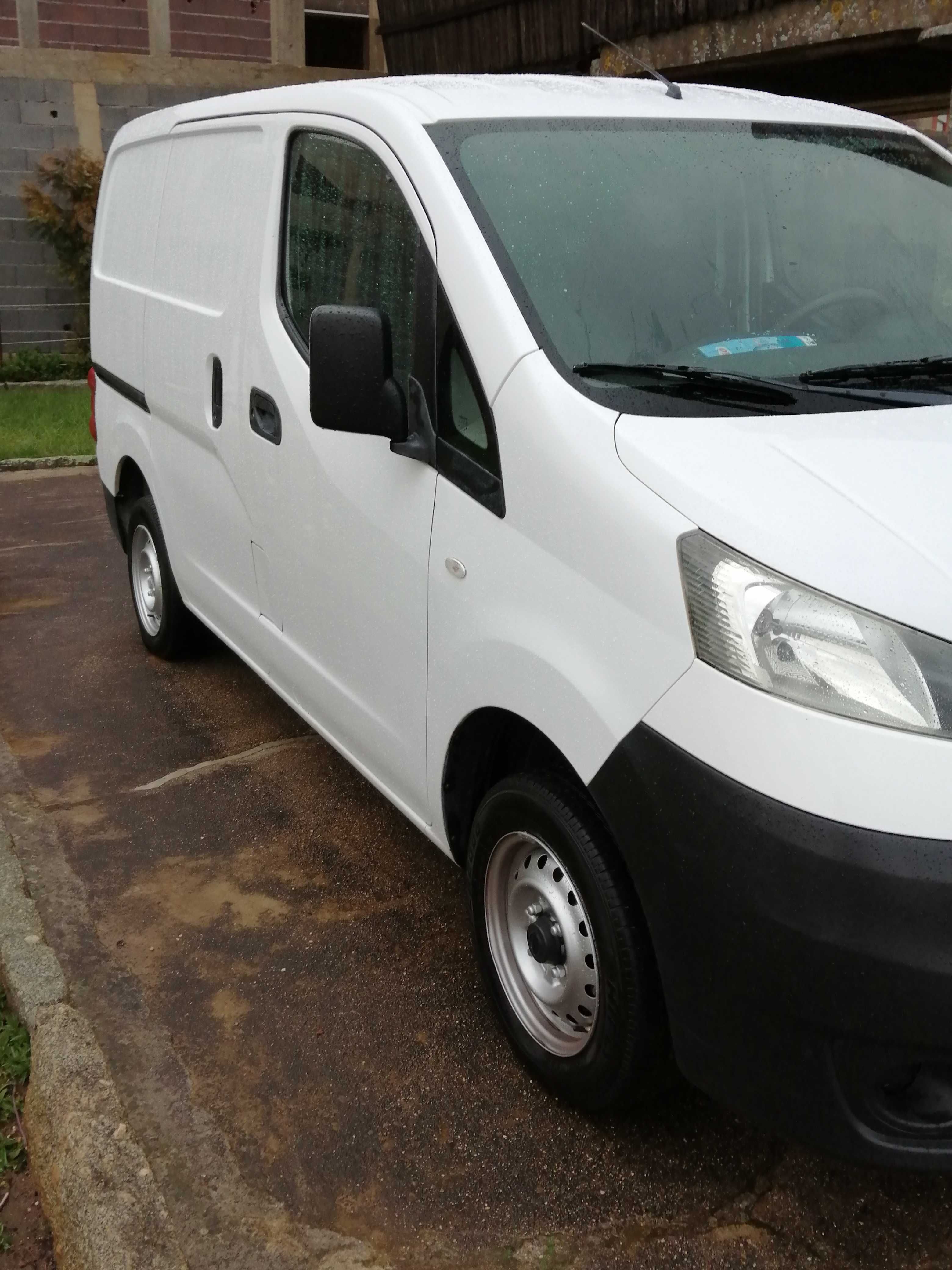 Carrinha Nissan NV 200