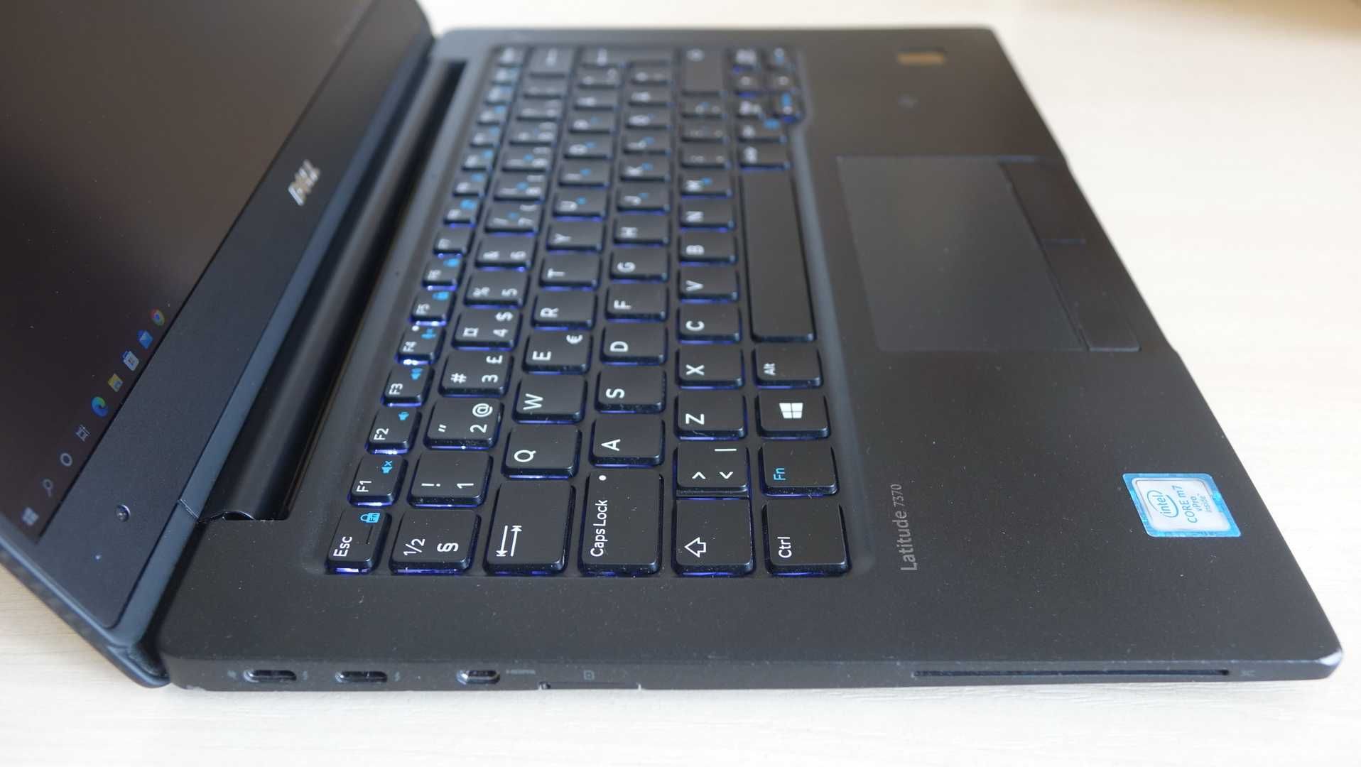 Dell Latitude 7370 Carbon IPS FHD m7-6Y75 16gb 120gb НОВЫЙ SSD диск