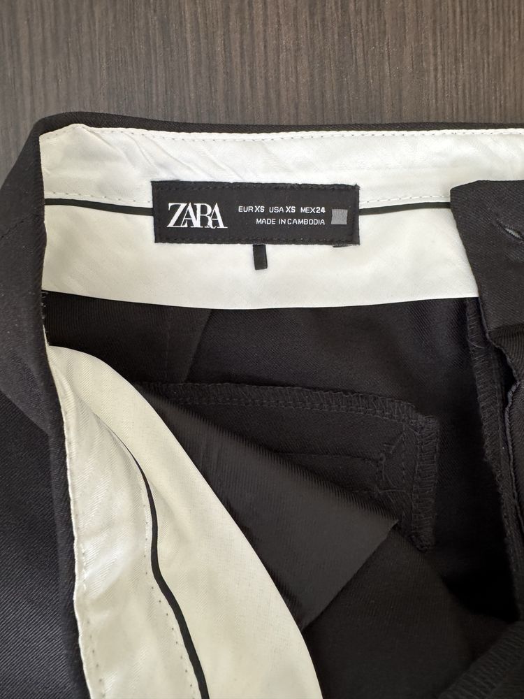 Брюки Zara в стрази. Розмір XS