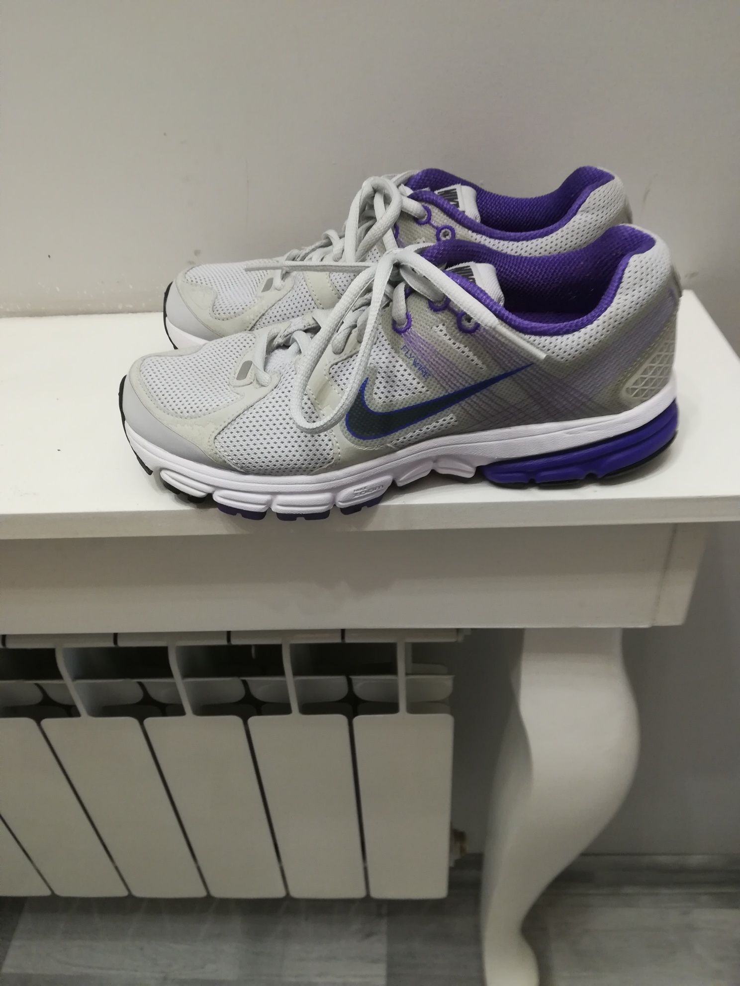 Buty Nike Fitsole 2 damskie rozm 37,5.