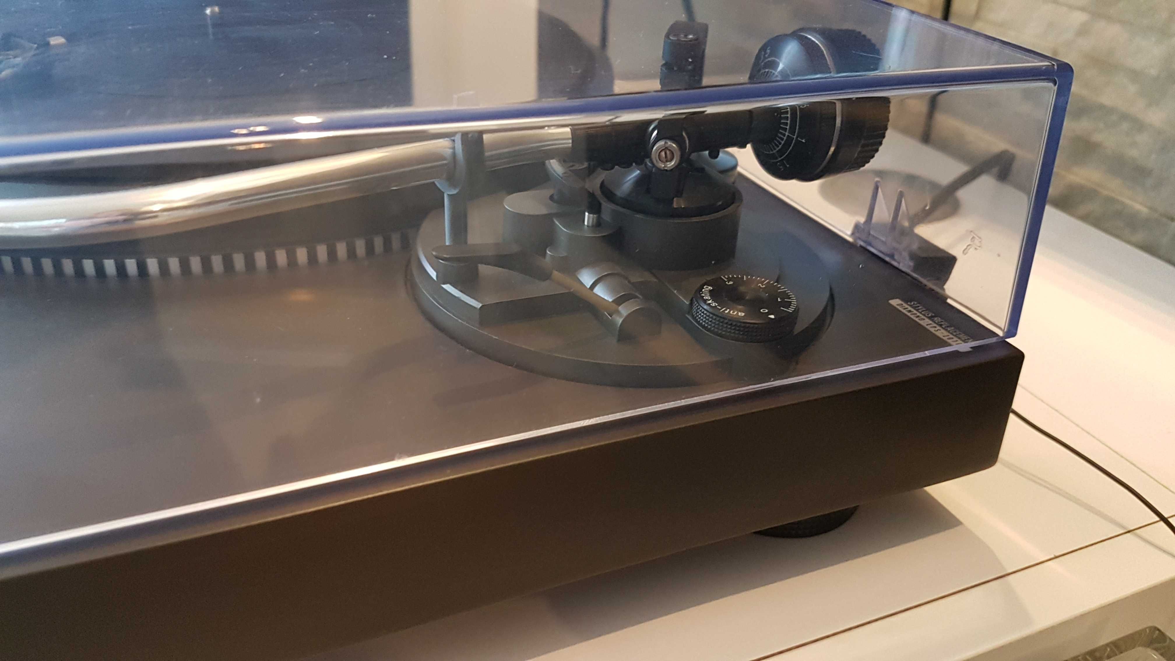 Gramofon Technics SL-Q3