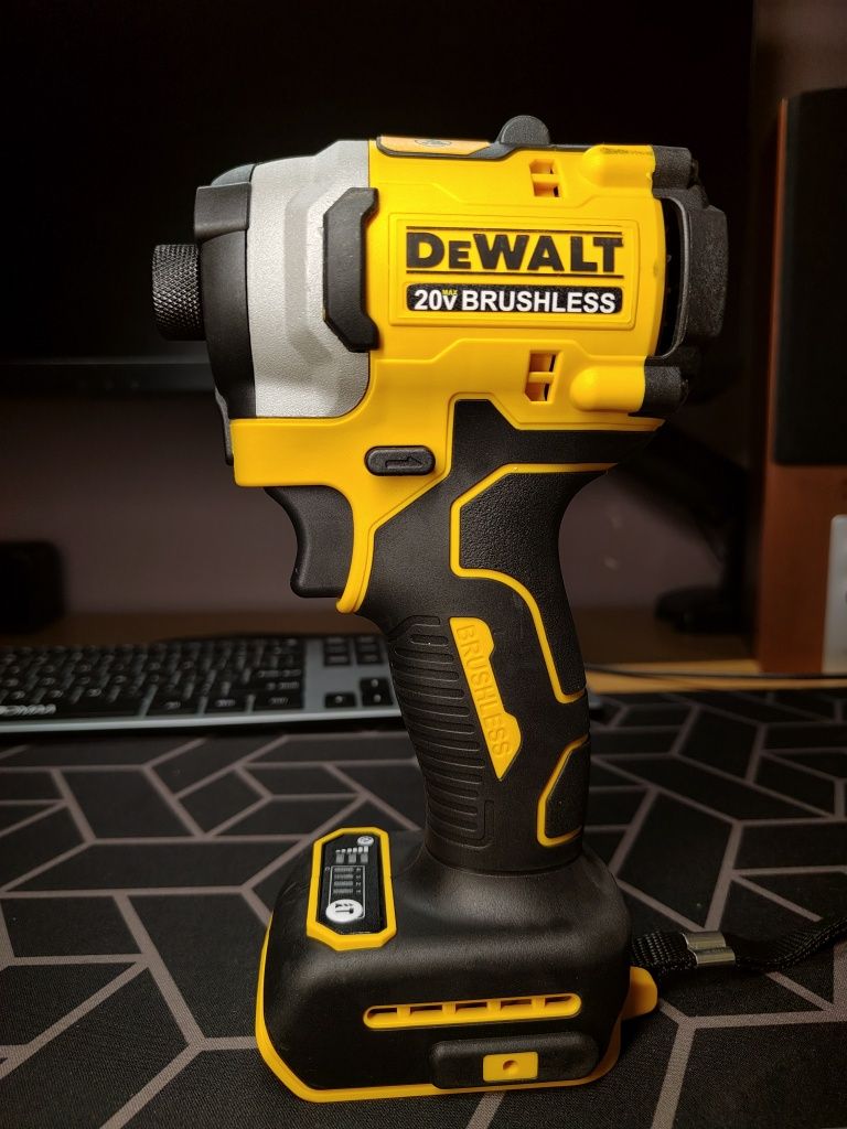 Шуруповерт DeWALT DCD805 18V (20V Max)