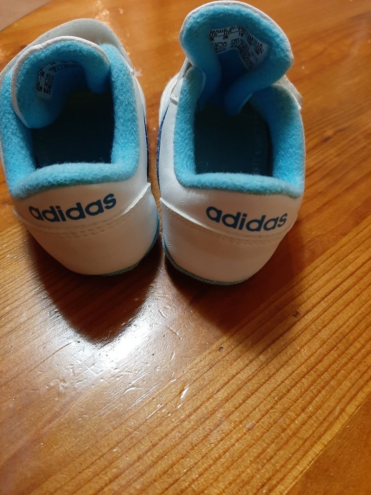 Butki dziecięce Adidas