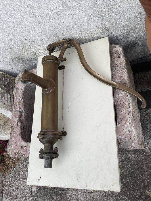 Bica bomba agua manual