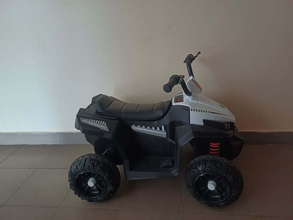 Детский электро квадроцикл Bambi M 4131EL-1 Белый (M 4131EL)