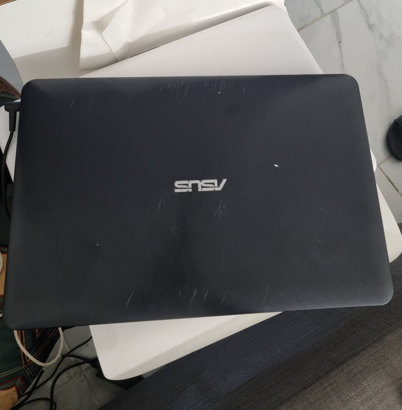 Portatil Asus especificações nas fotos