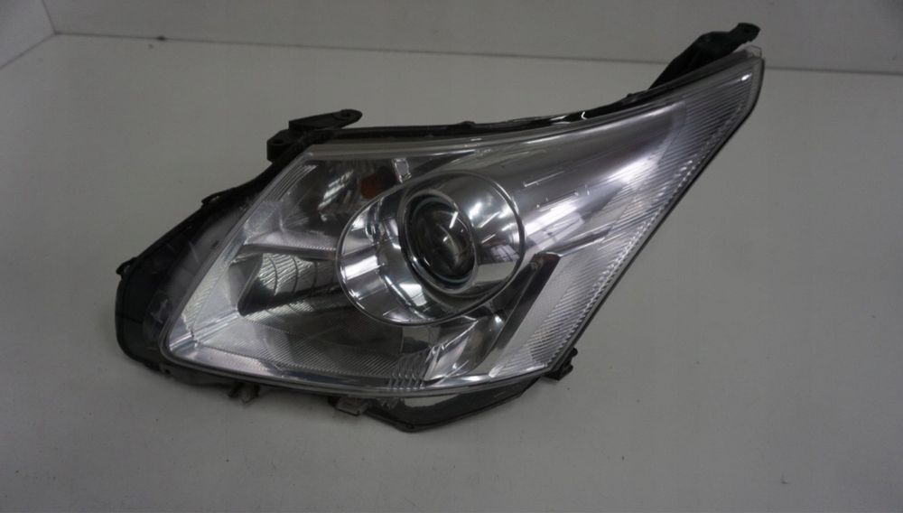 Фара ліва Toyota avensis 3 t27. (8117005310)