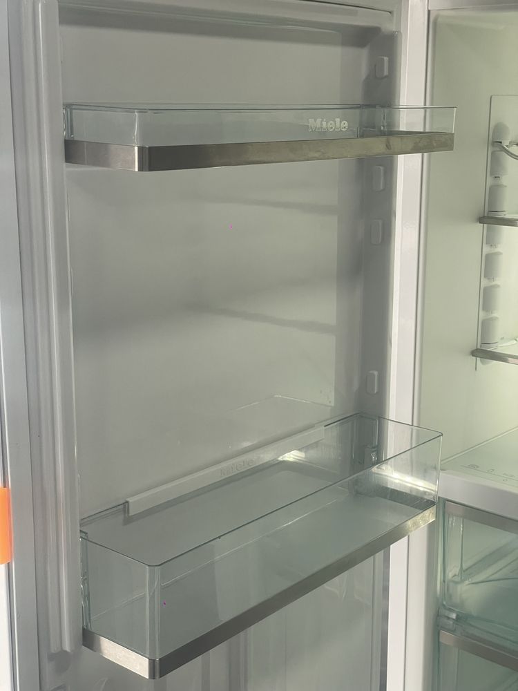 Вбудований Холодильник Miele KFN 37682 No Frost/BioFresh/Сенсорний!
