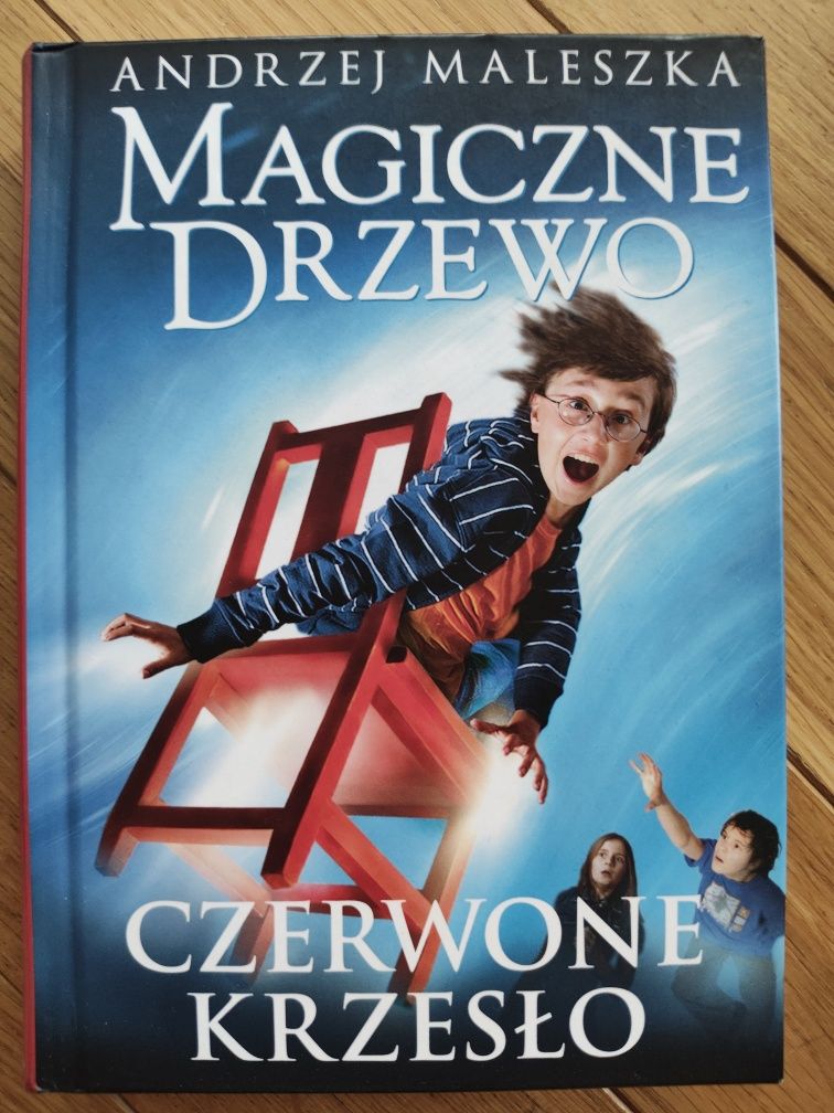 Magiczne Drzewo - Czerwone Krzesło