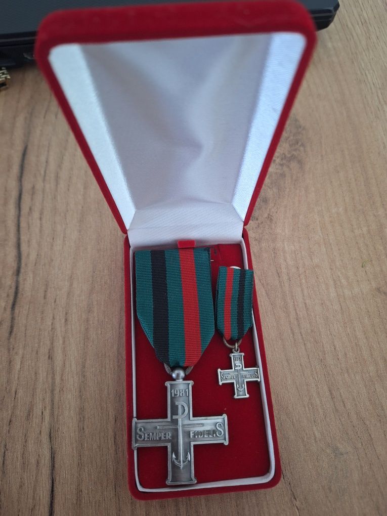 Order odznaka patryjotyczna krzyż 1981 semper fidelis