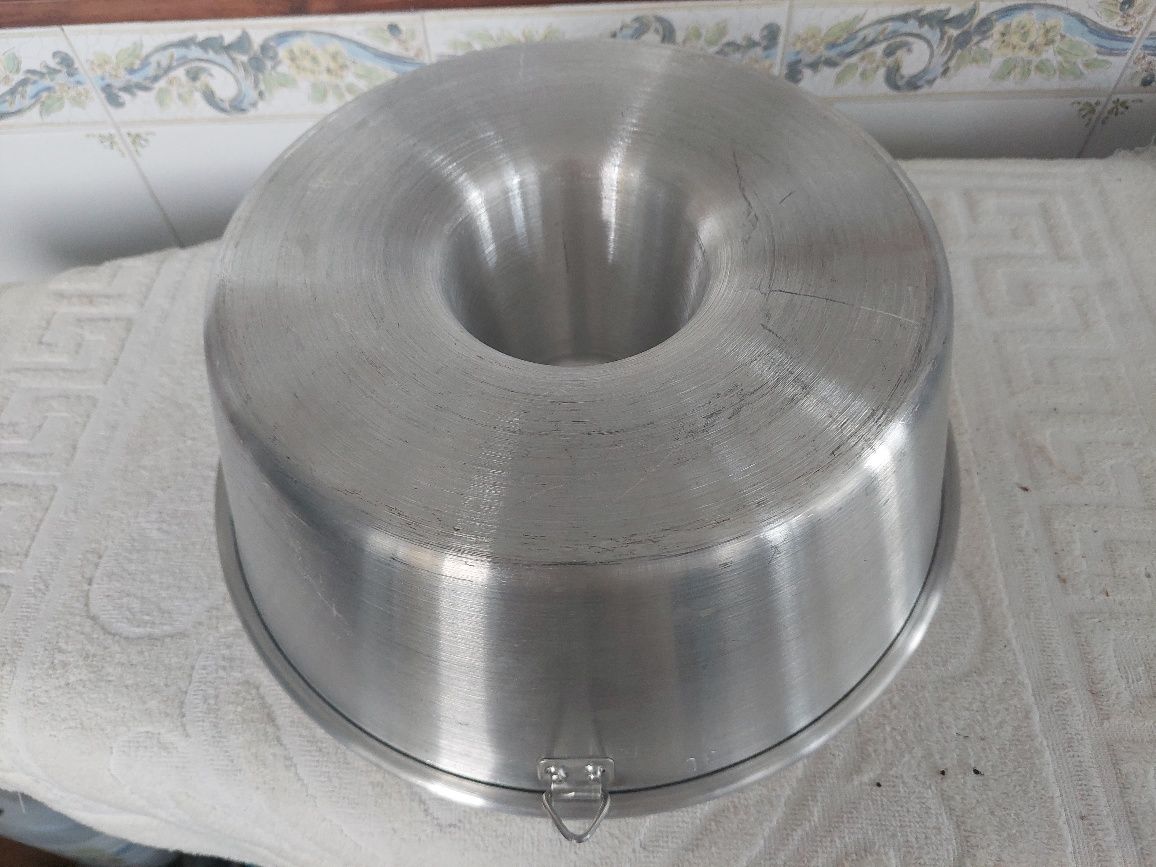 Forma para bolos em aluminio
