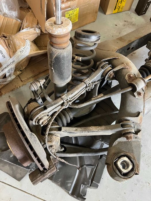 Całe tylne zawieszenie bmw f30 320D