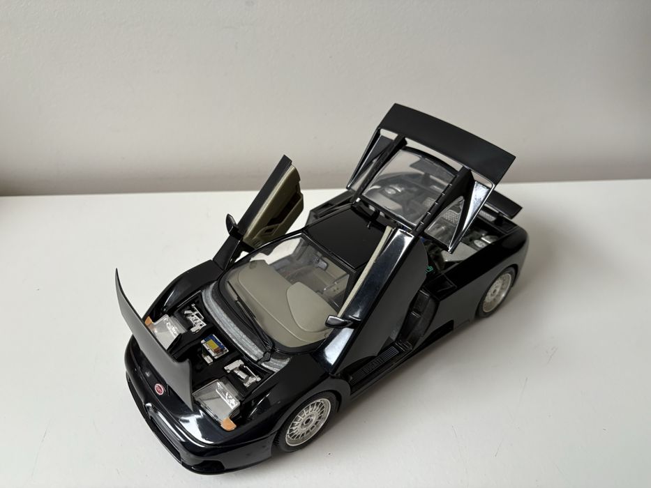 Model Bugatti EB110 1:18 BBurago Burago (maisto welly)