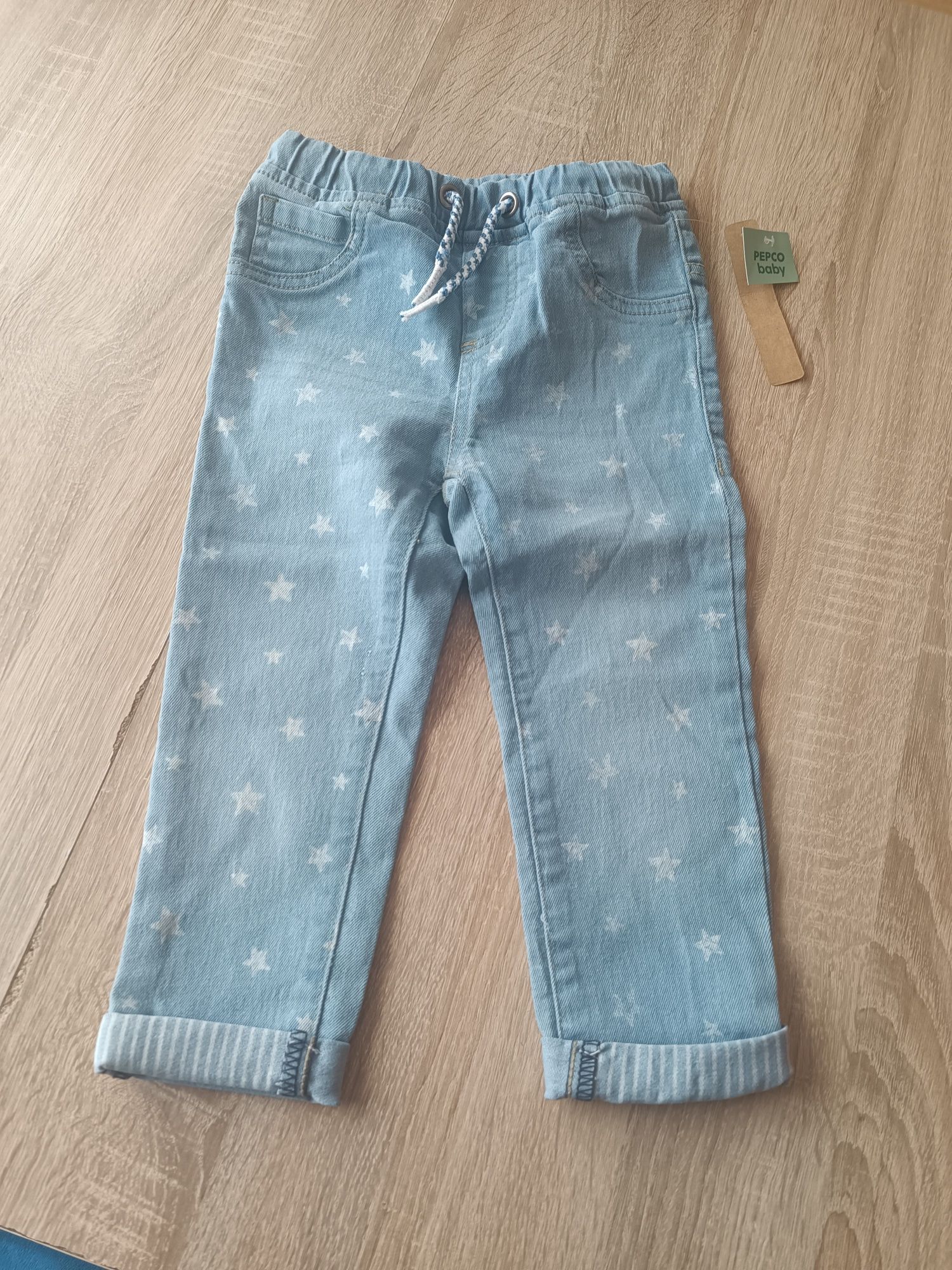 Jeansy dziewczęce spodnie gwiazdki 92