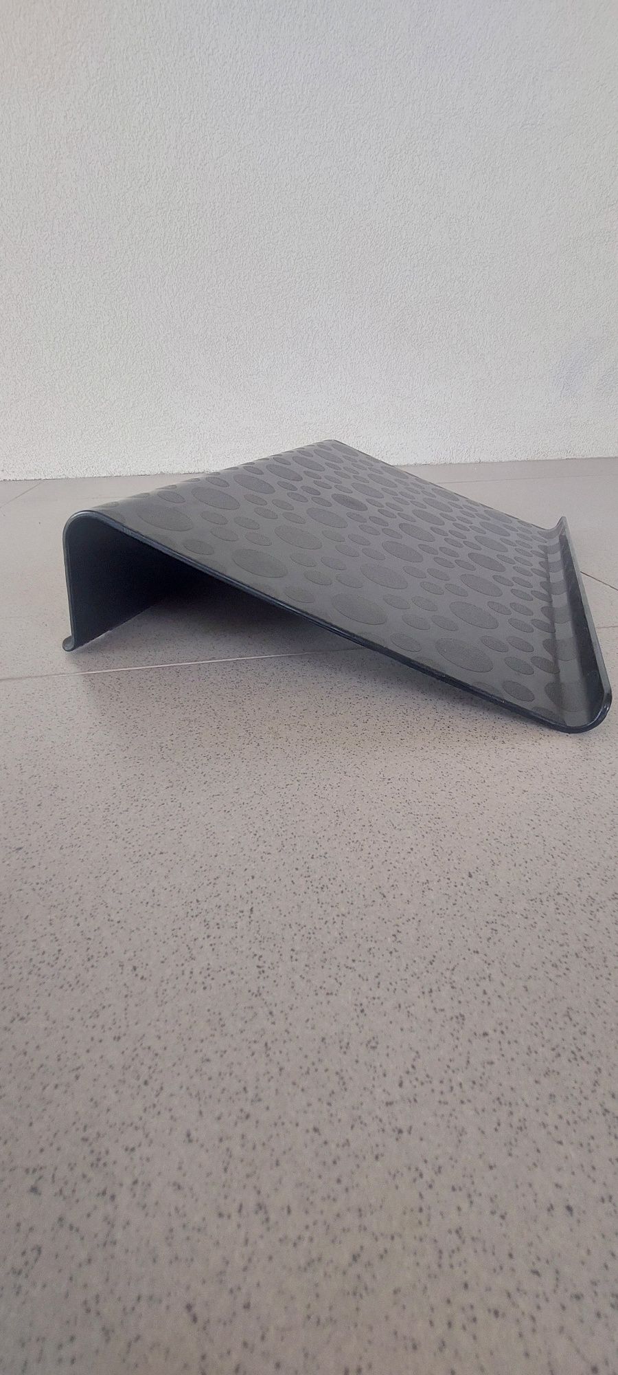 Suporte inclinado para portátil