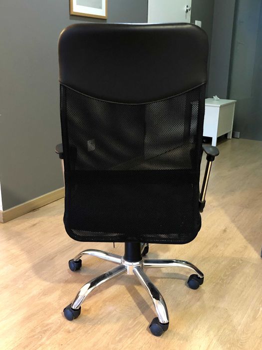 Cadeira de Escritório Executiva Preto com Design Moderno (Lisboa)