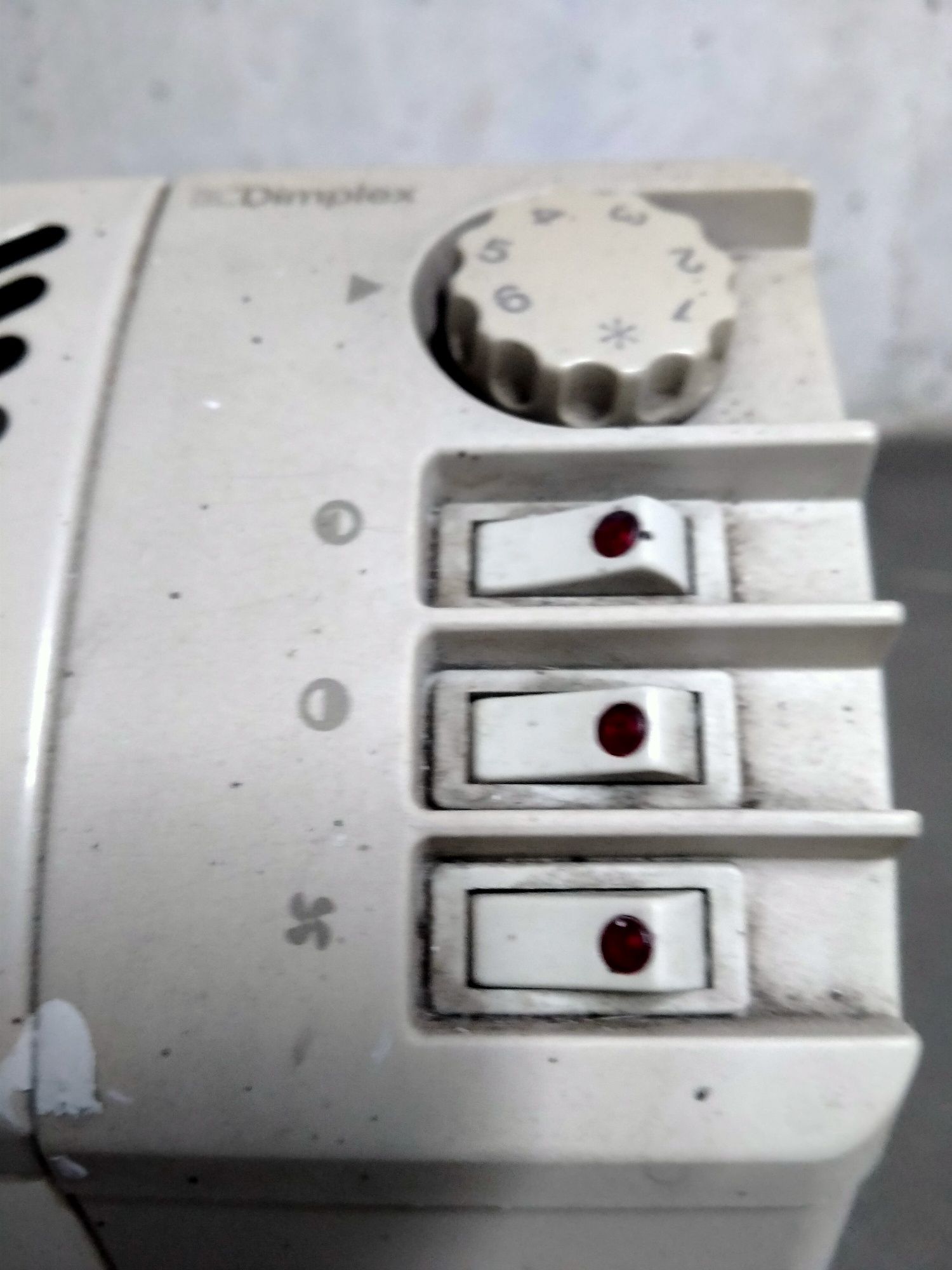 Grzejnik elektryczny Dimplex .