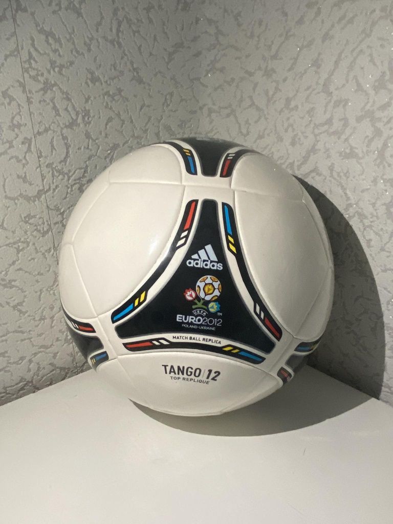 Piłka Adidas Tango 12 Euro 2012