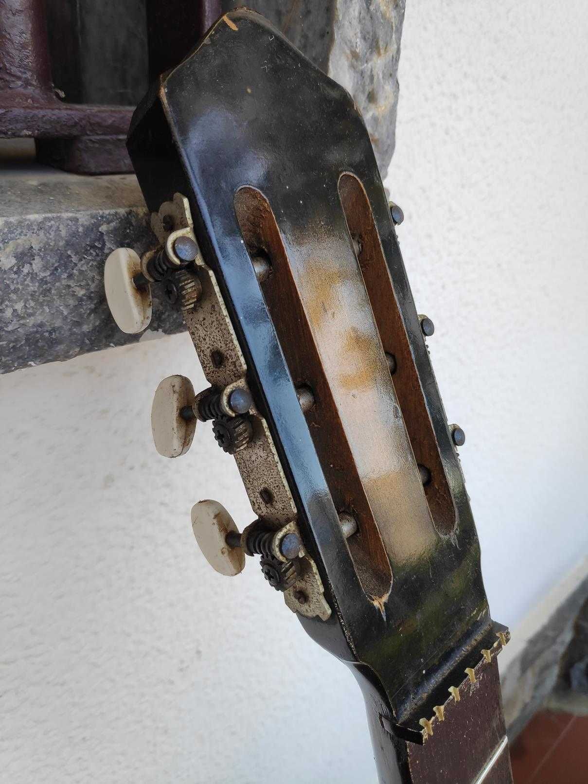 Guitarra clássica sem cordas
