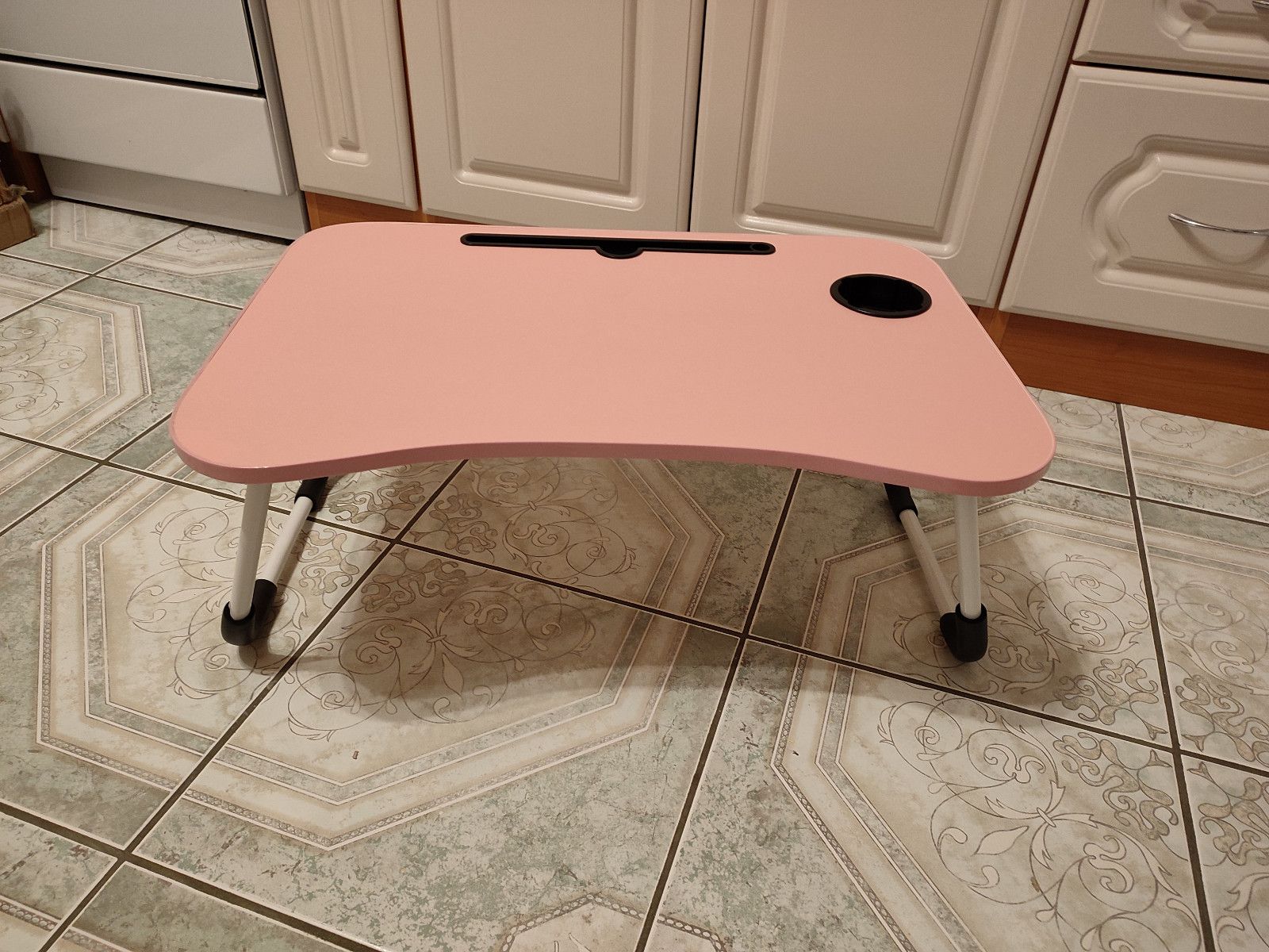 Nowy różowy stolik podstawka pod laptopa