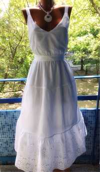 Брендовое белое платье