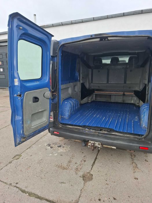 SPRZEDAM auto renault TRAFIC  1.9 DCI
