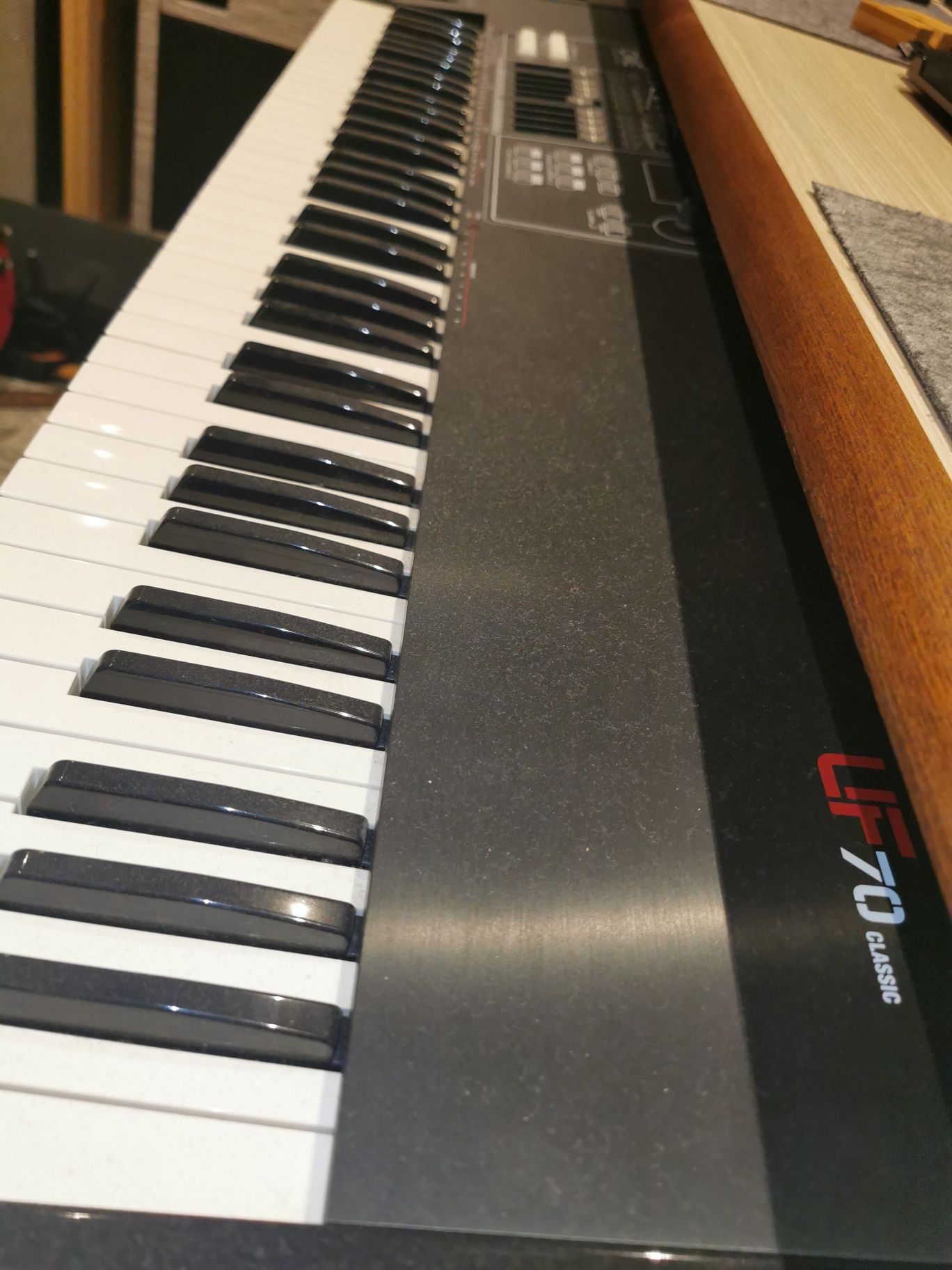 CME UF-70 Classic Midi keyboard(aceito propostas)