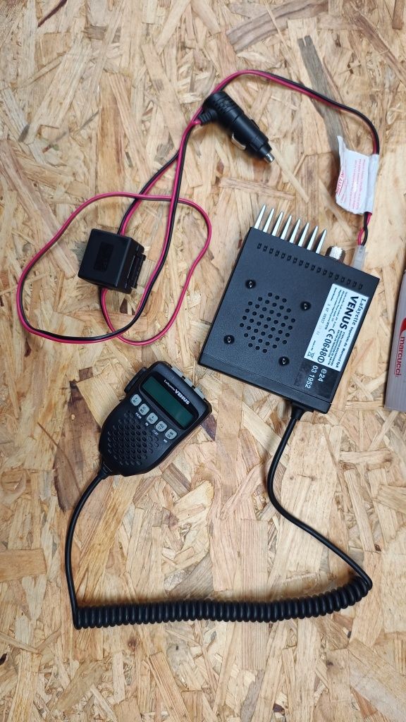 Radio CB Lafayette Venus + antena Sirio