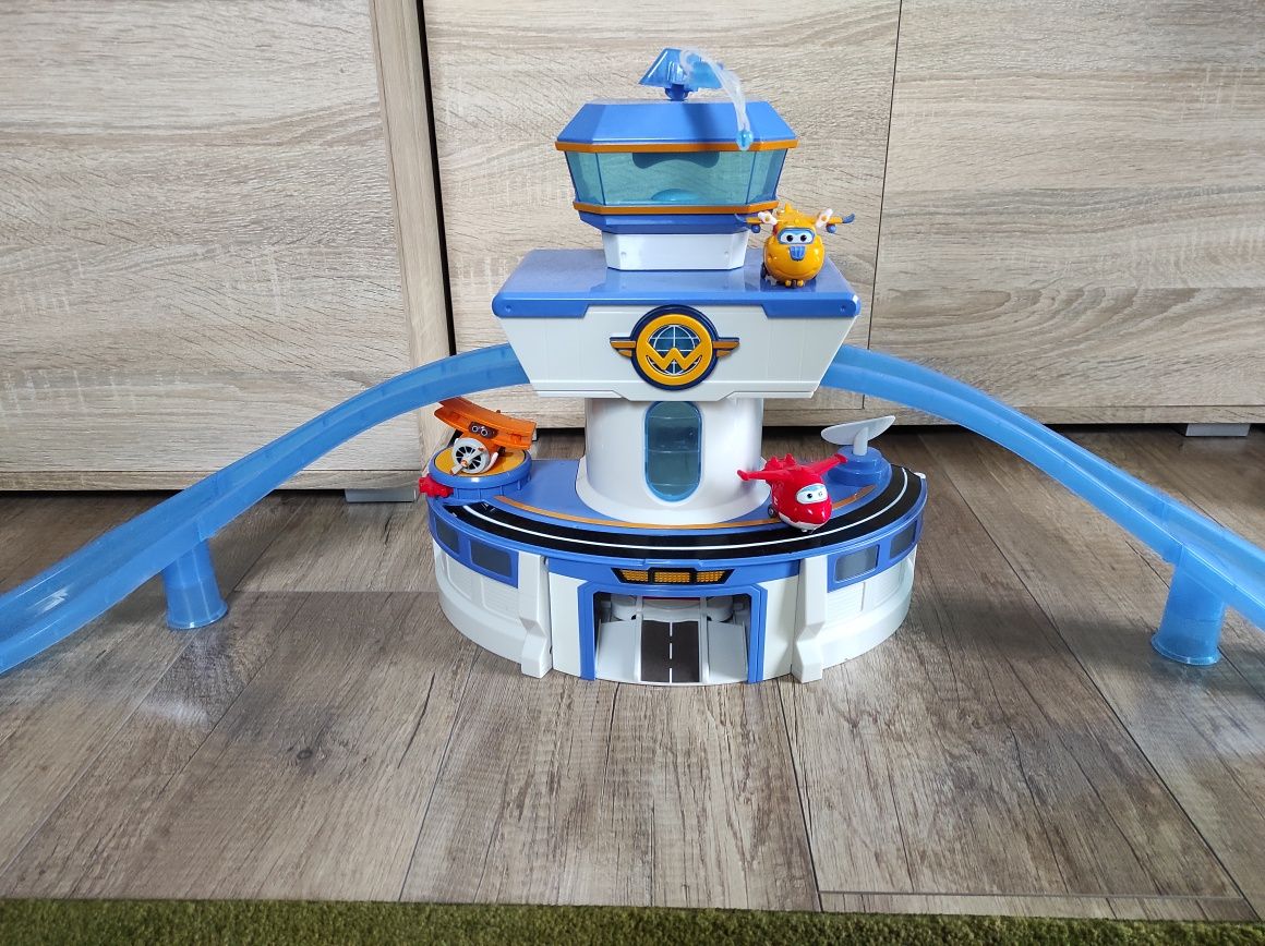 Baza Super Wings
