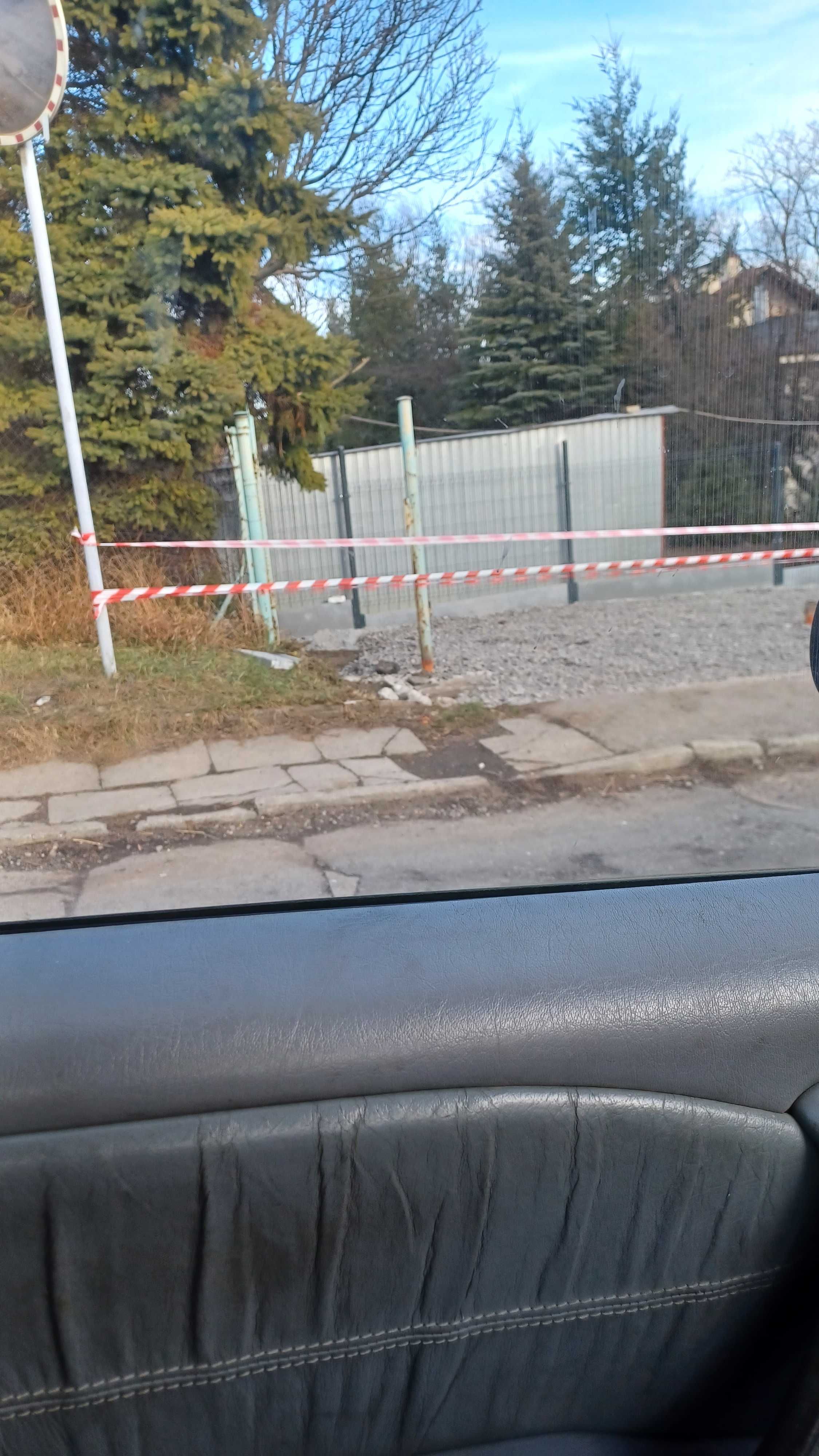 Garaz blaszak   100m od os.Karpackiego