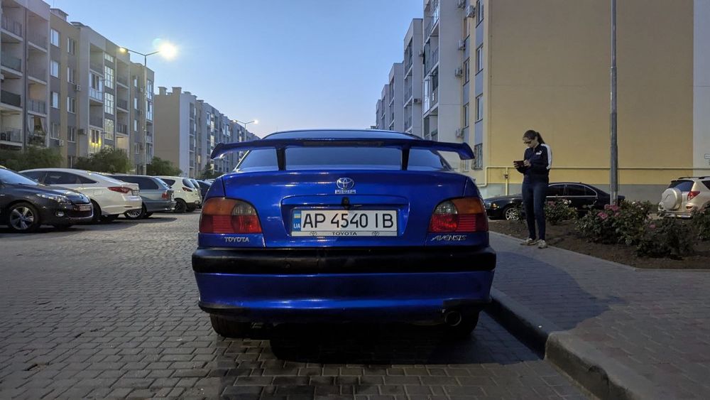 Продам Тойота Авенсис т22 1.6