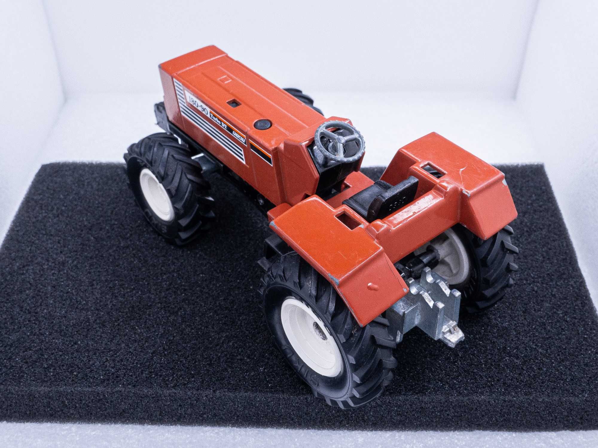 Model w skali 1:32 SIKU 2861 Fiatagri FIAT 180-90 DT Turbo z roku 1990