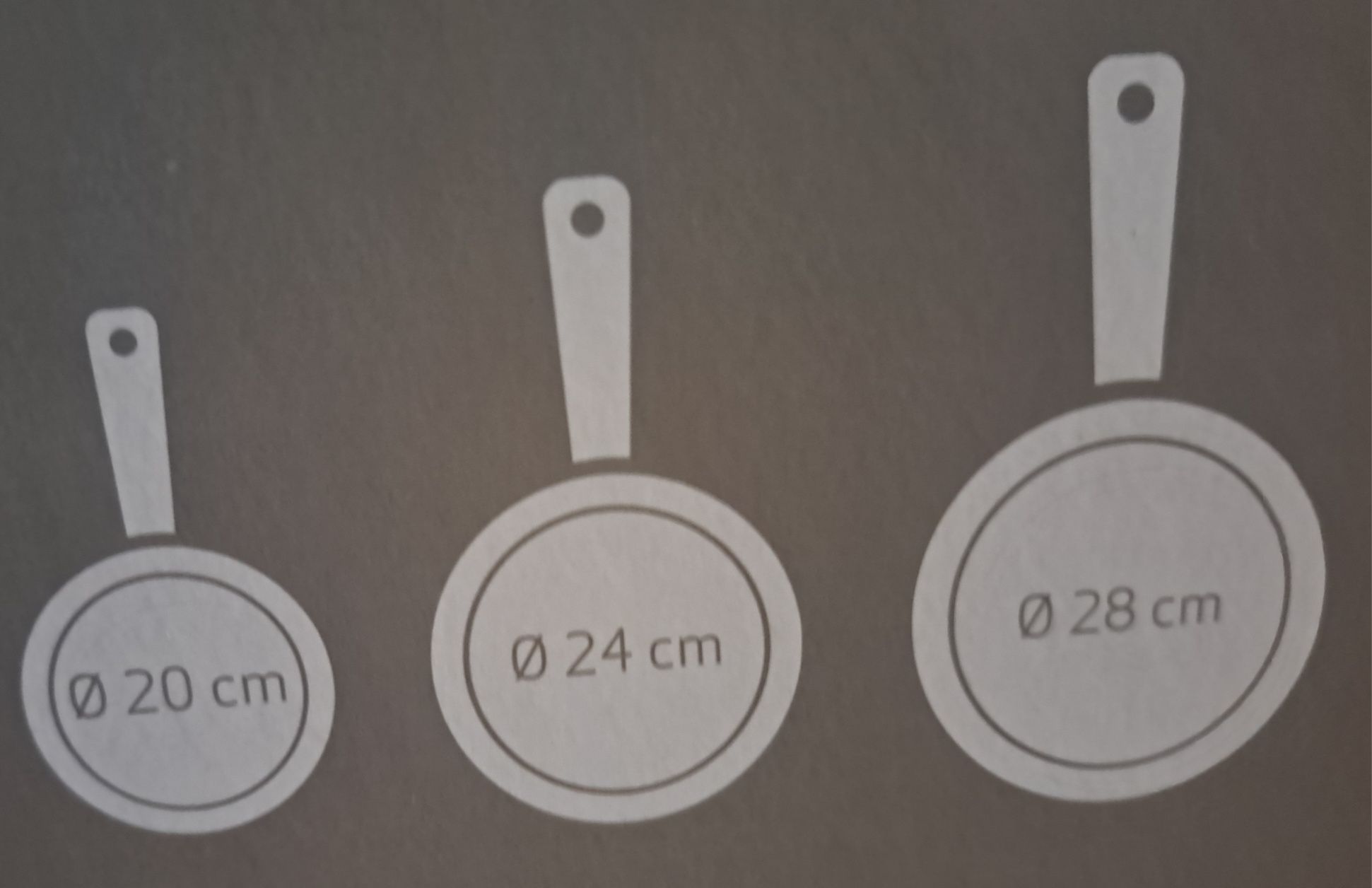 Frigideira 28cm diâmetro.