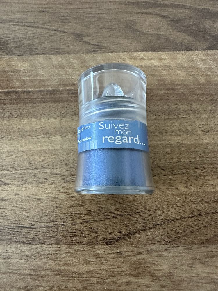 Bourjois Suivez Mon Regard (Sypki cień do powiek) 04 Regard bleu nuit