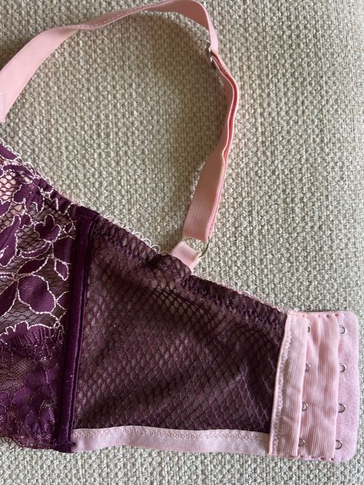 бюстгалтер Victoria's Secret C,D