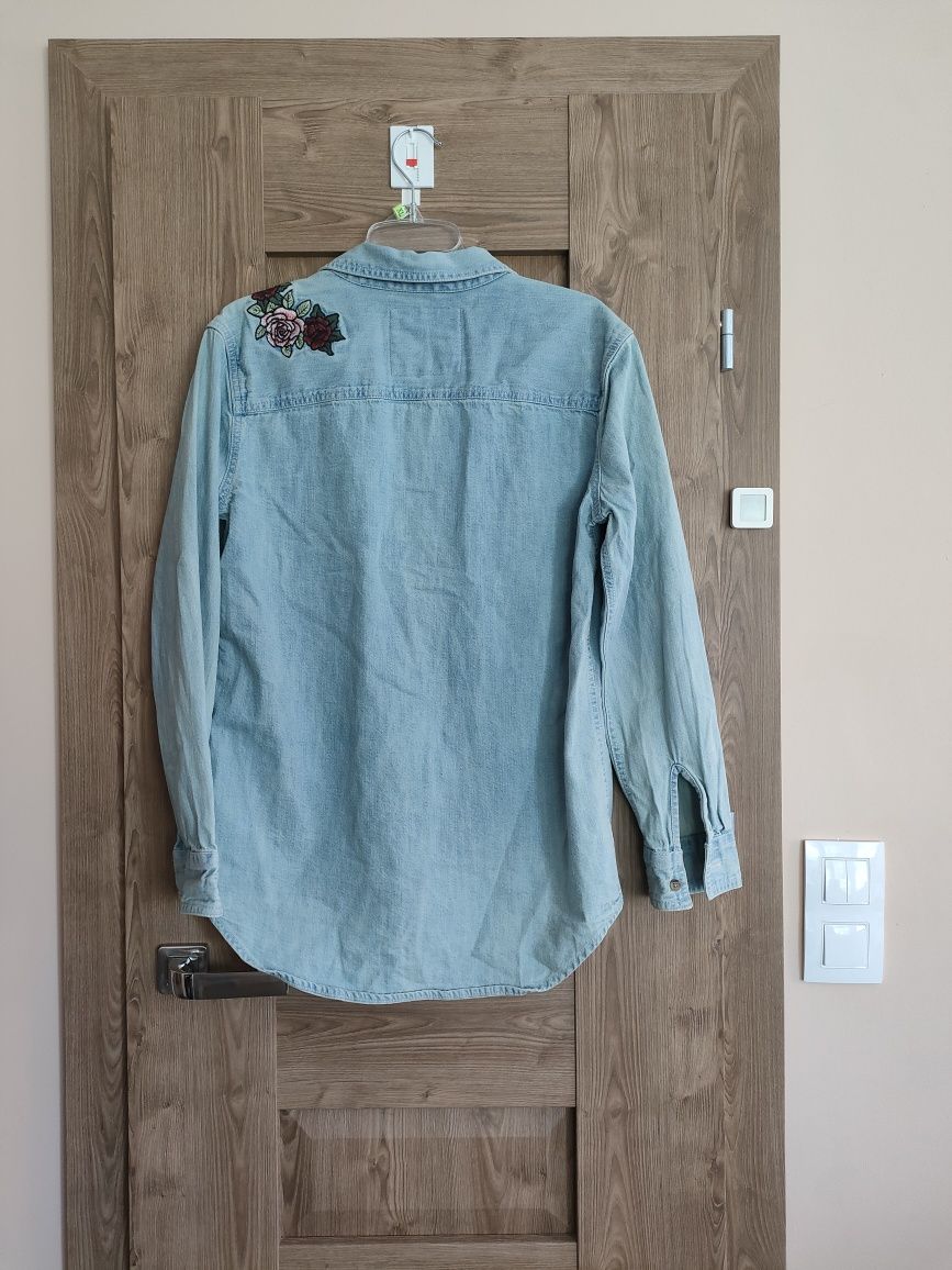 Superdry – Niebieska jeansowa koszula oversize z haftowanym wzorem