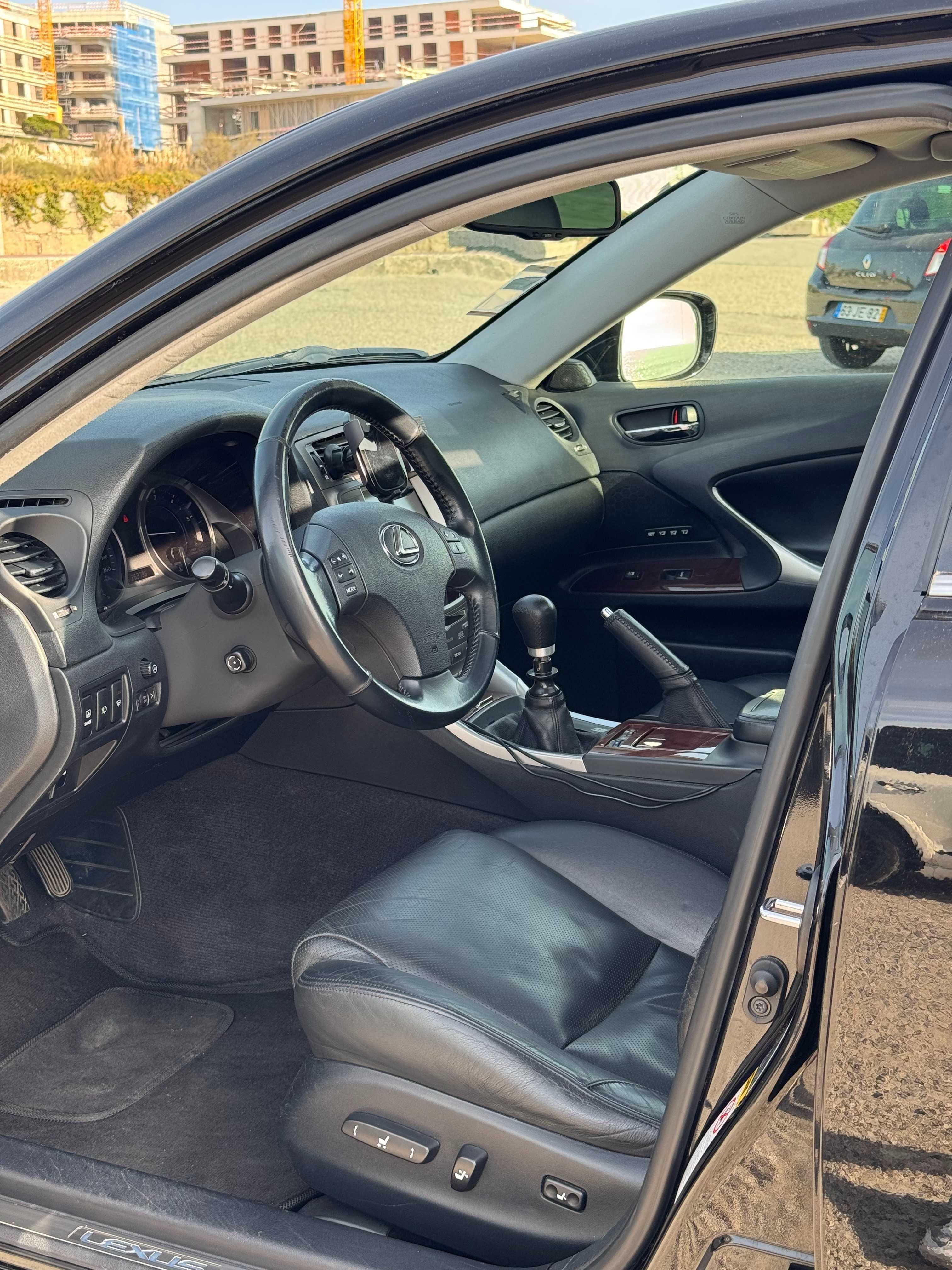Lexus IS 220d 2007 – Luxury / máxima configuração