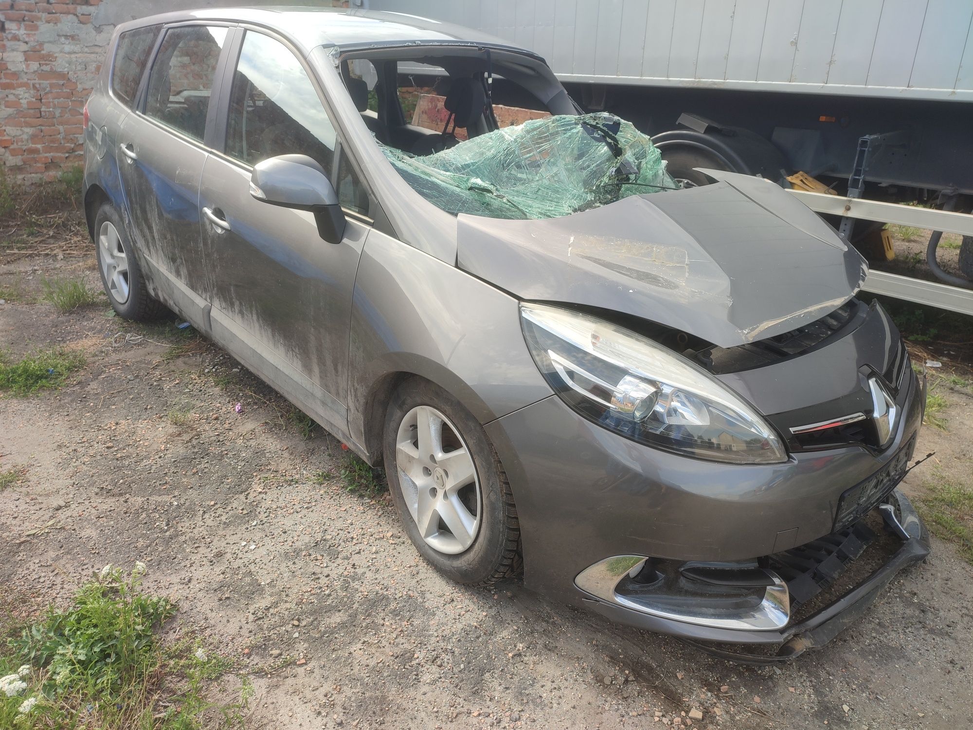 Renault Grand Scenic 2012 рестайл після ДТП