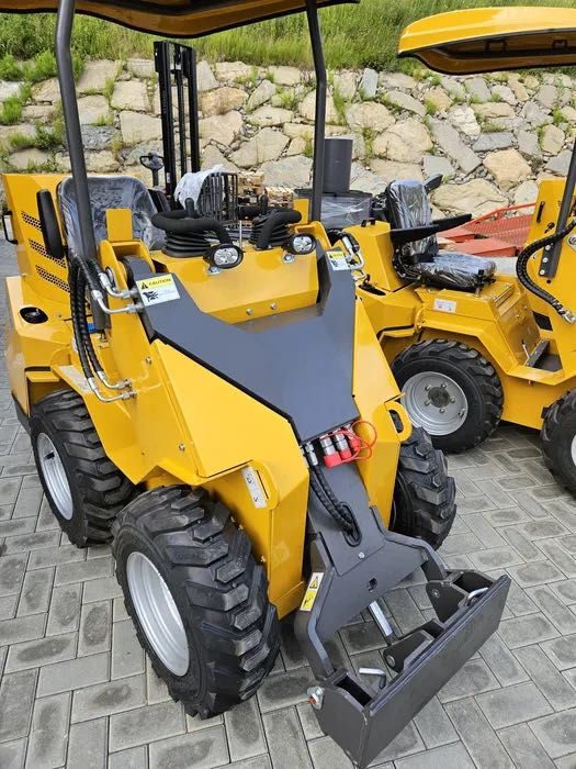 MINI ŁADOWARKA KRÜGER XKL 480Z 950 kg, AŻ 28 funkcji KOOP , B&S