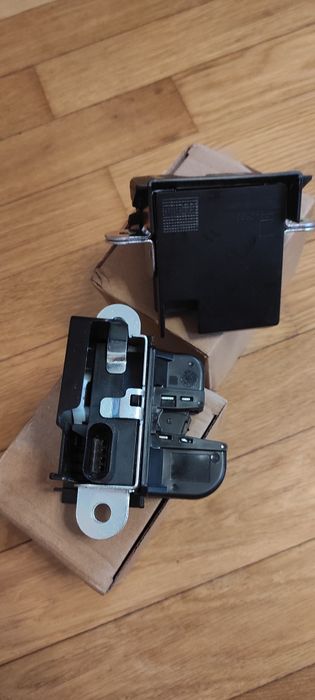 Замок багажника Volkswagen Golf ,Touran,Passat B6 B7 ,Tiguan,