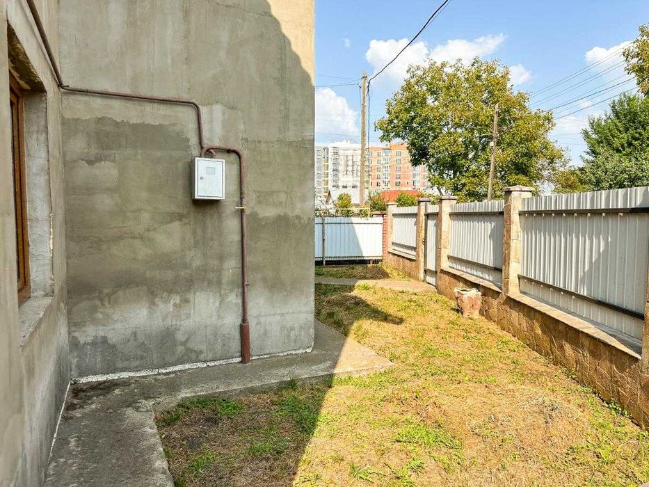 Готовий особняк з ремонтом біля ТРЦ Metro