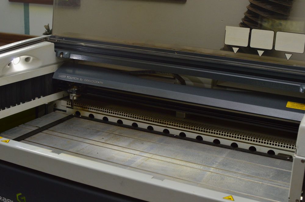 Gravograph LS100EX – laser CO₂
