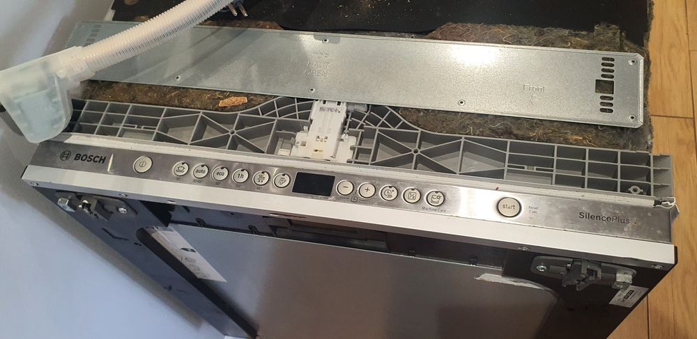 Zmywarka  bosh  60cm pod zabudowę  z frontem