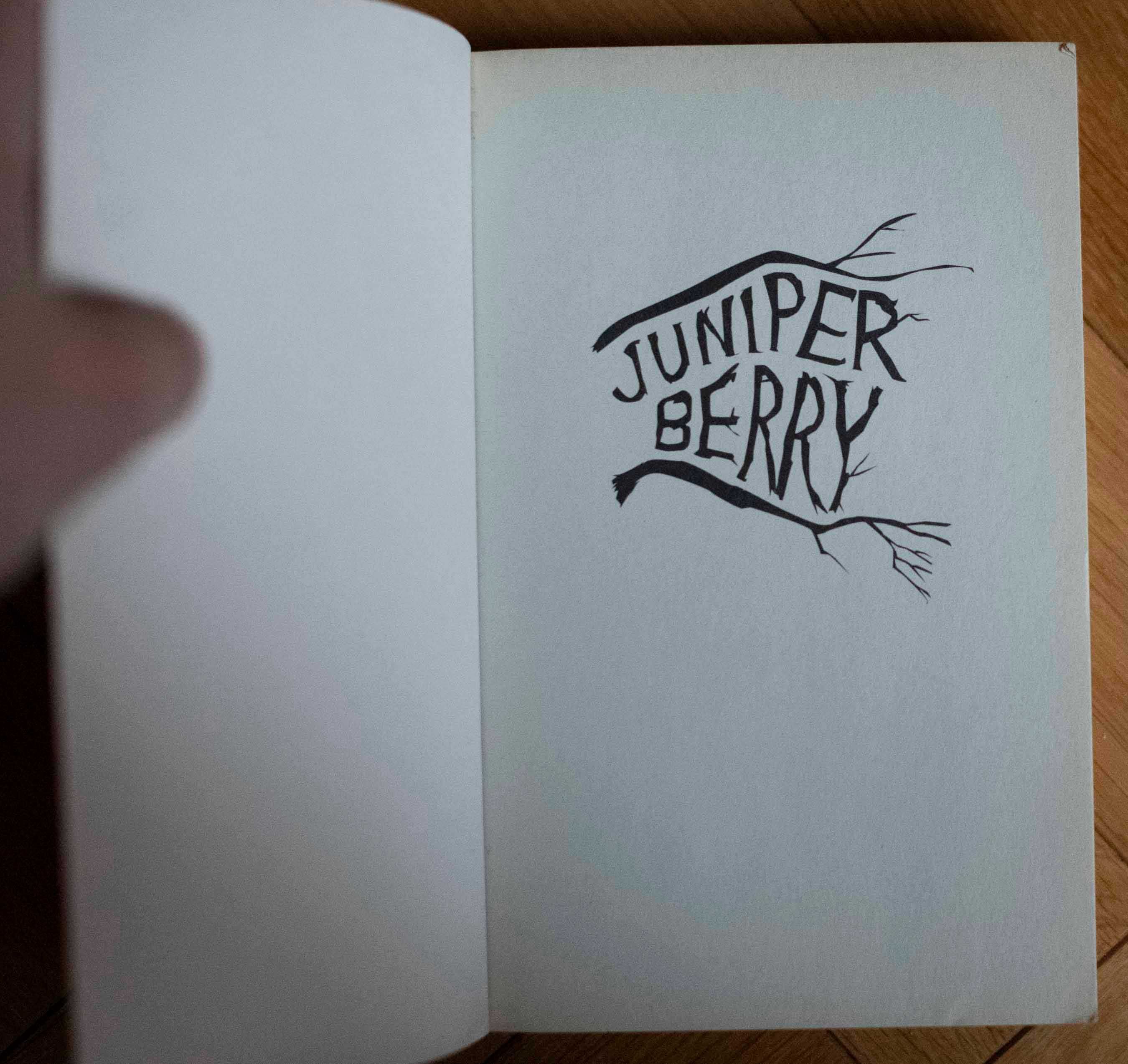 Juniper Berry Kozlowsky Tajemnicze Drzewo Horror Ilustracje Madrid