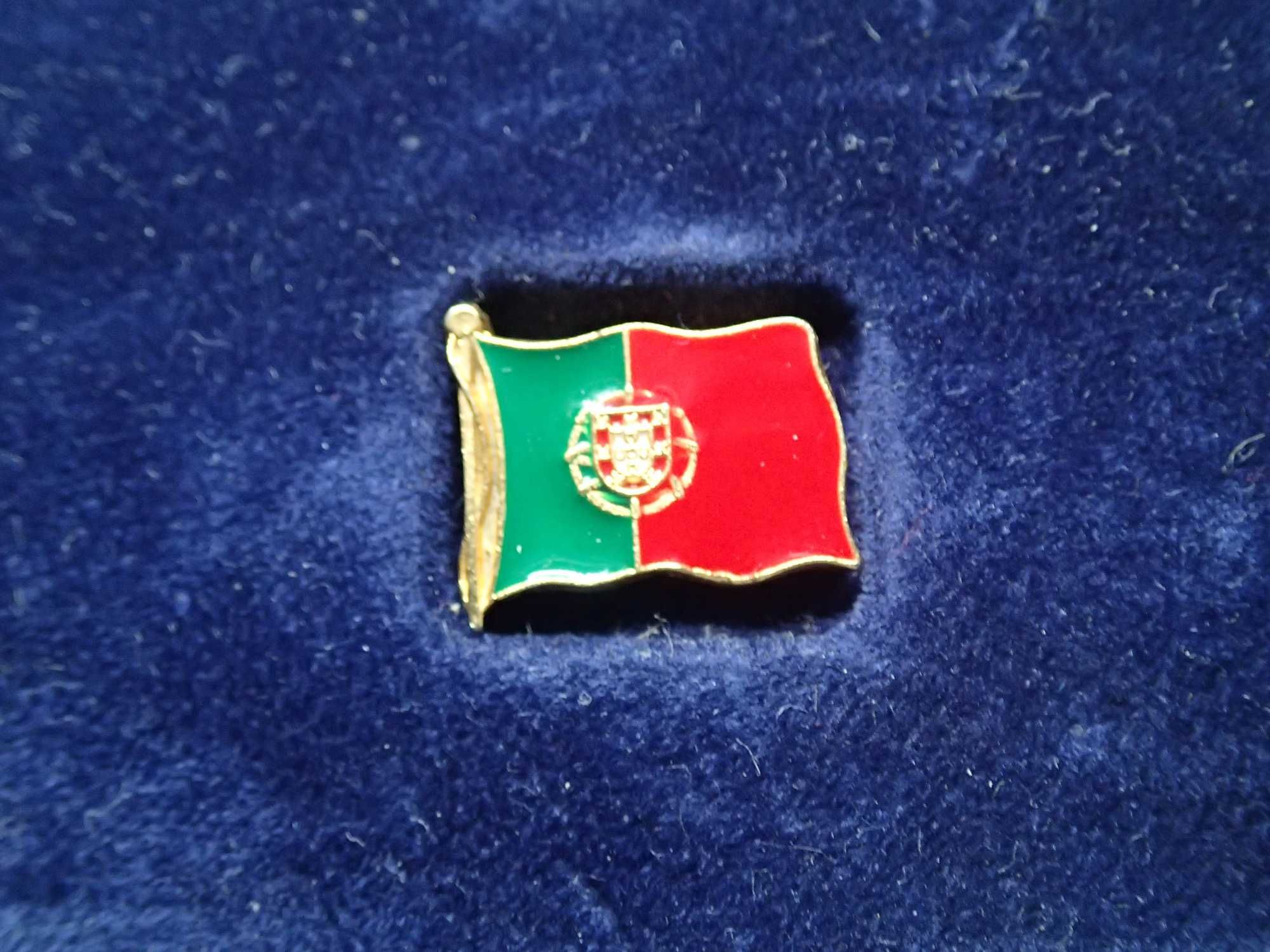 Pins das bandeiras de Portugal