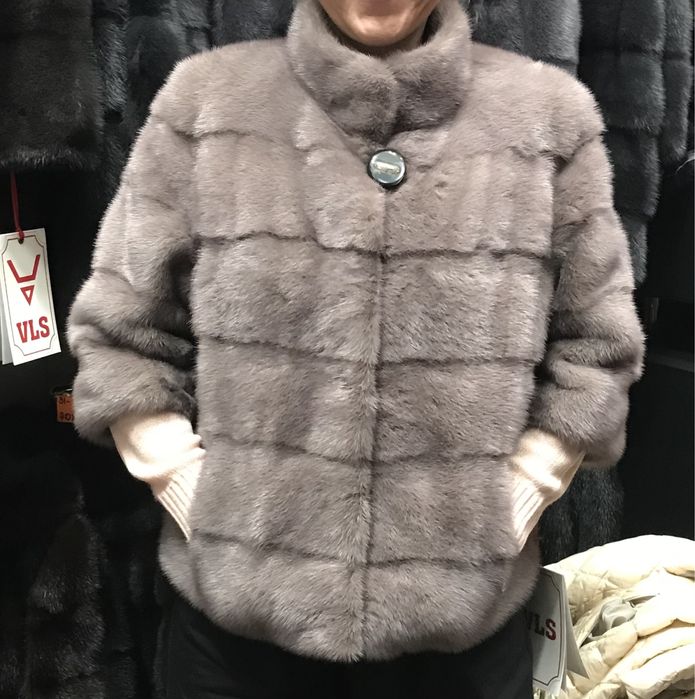Шуба норкова сірого кольору